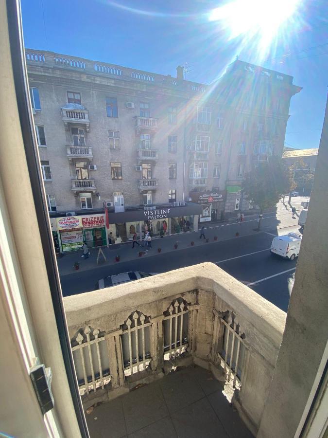 White New Apartments Ultracentral 2-Rooms In The Heart キシナウ エクステリア 写真
