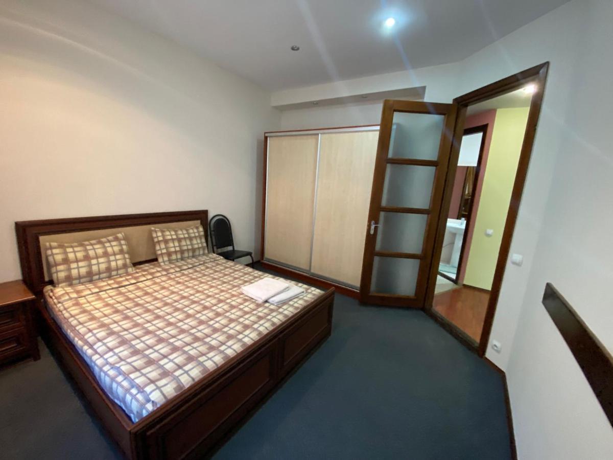 White New Apartments Ultracentral 2-Rooms In The Heart キシナウ エクステリア 写真