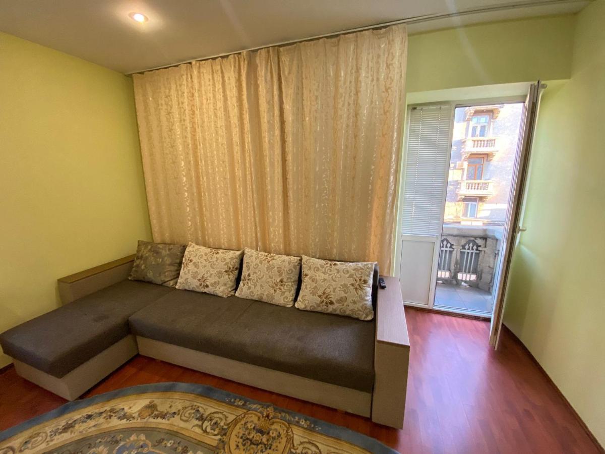 White New Apartments Ultracentral 2-Rooms In The Heart キシナウ エクステリア 写真