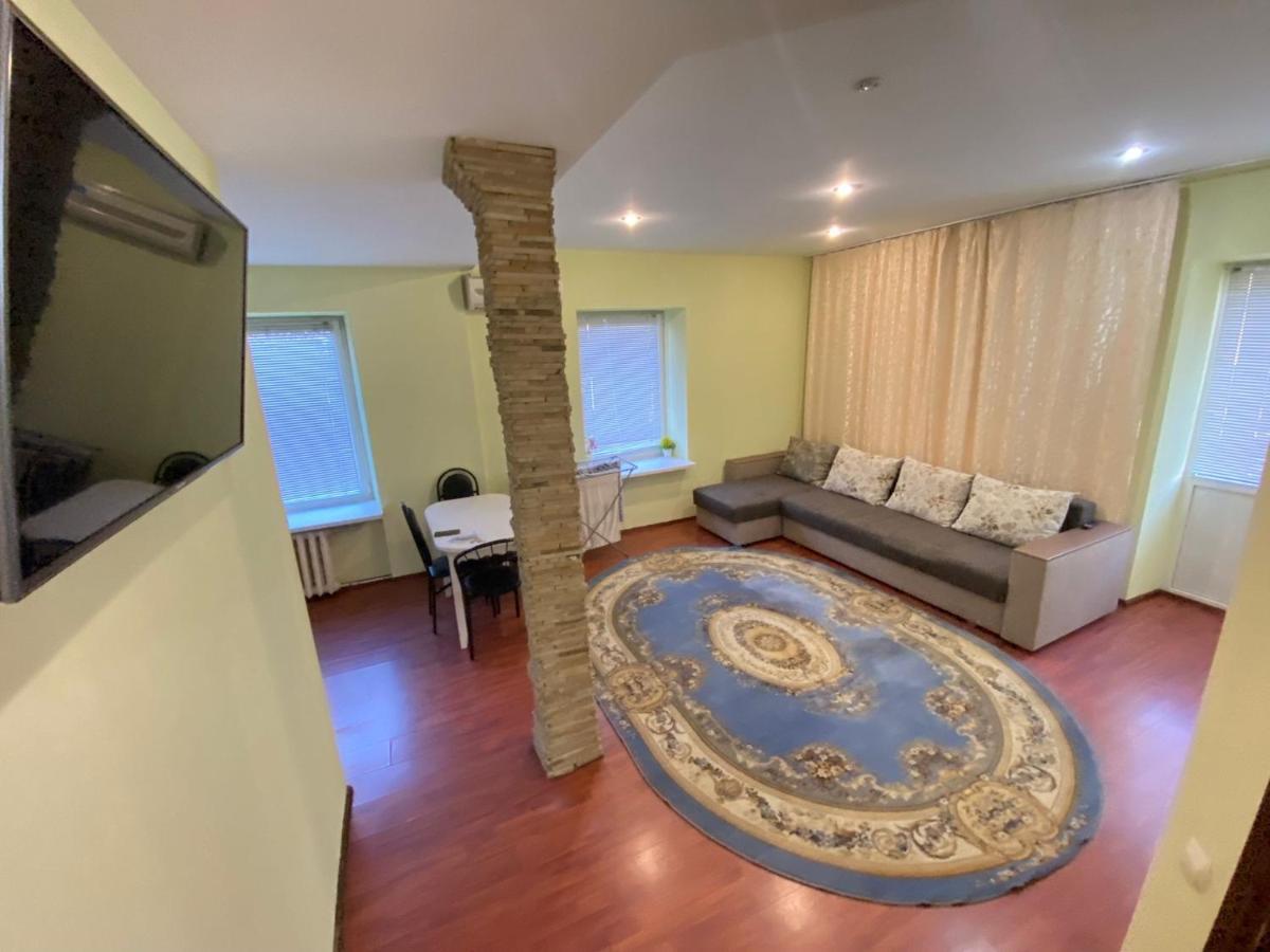 White New Apartments Ultracentral 2-Rooms In The Heart キシナウ エクステリア 写真