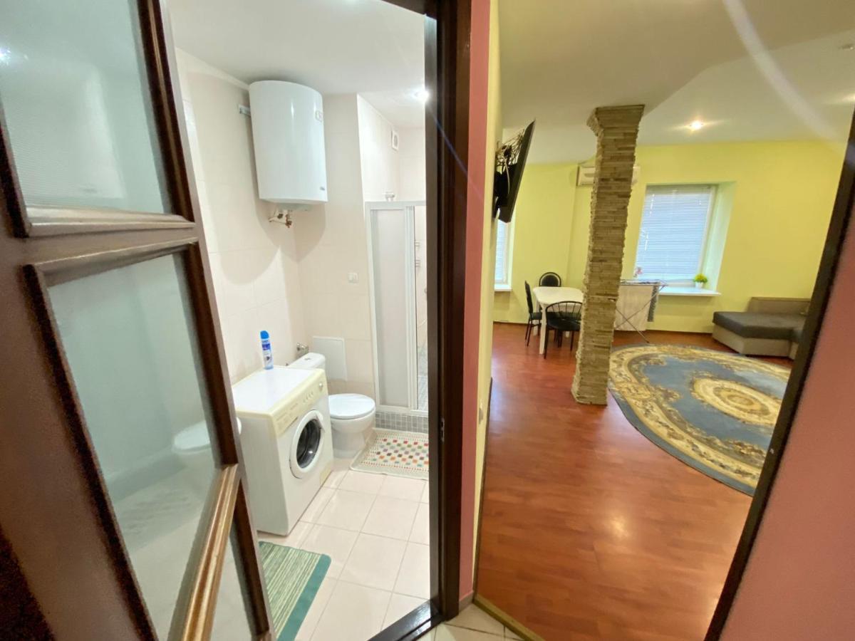 White New Apartments Ultracentral 2-Rooms In The Heart キシナウ エクステリア 写真