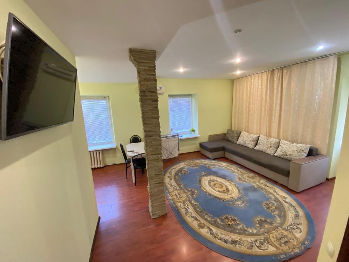 White New Apartments Ultracentral 2-Rooms In The Heart キシナウ エクステリア 写真